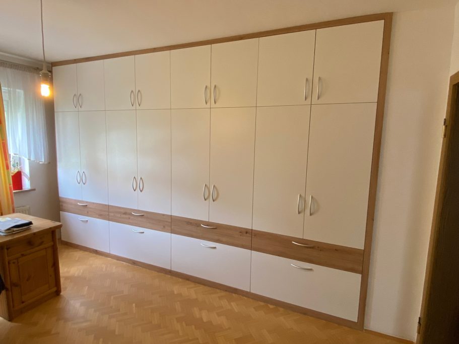Schrank